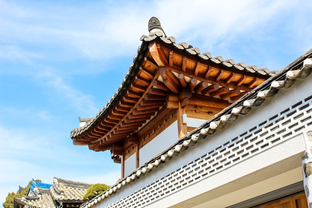 brown and white wooden roof