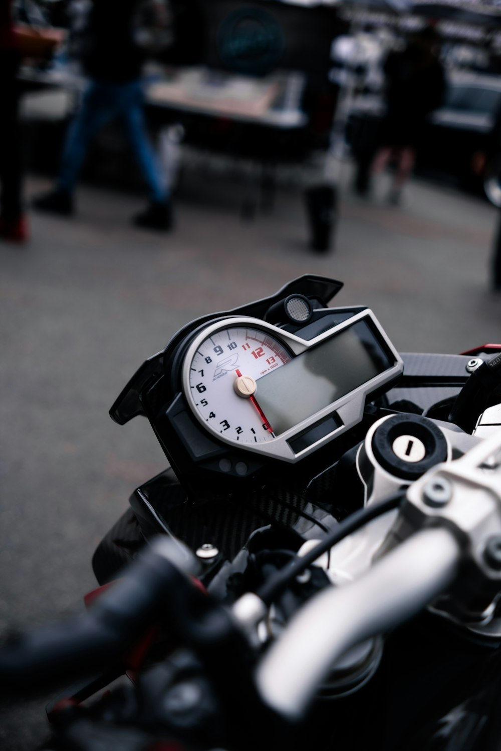 black and silver motorcycle speedometer