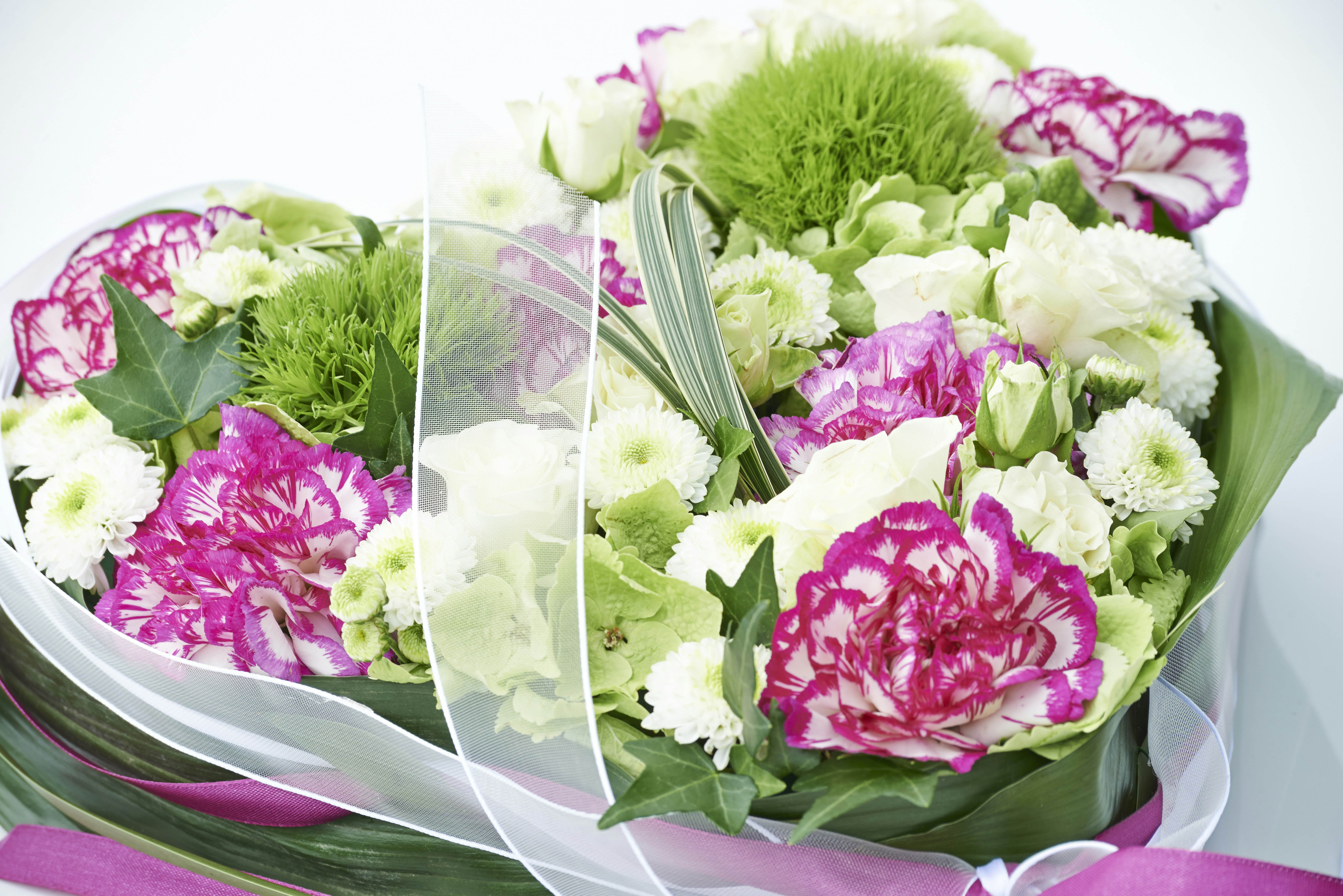 Jakie kwiaty na wesele wybrać, by stworzyć niezapomnianą oprawę?