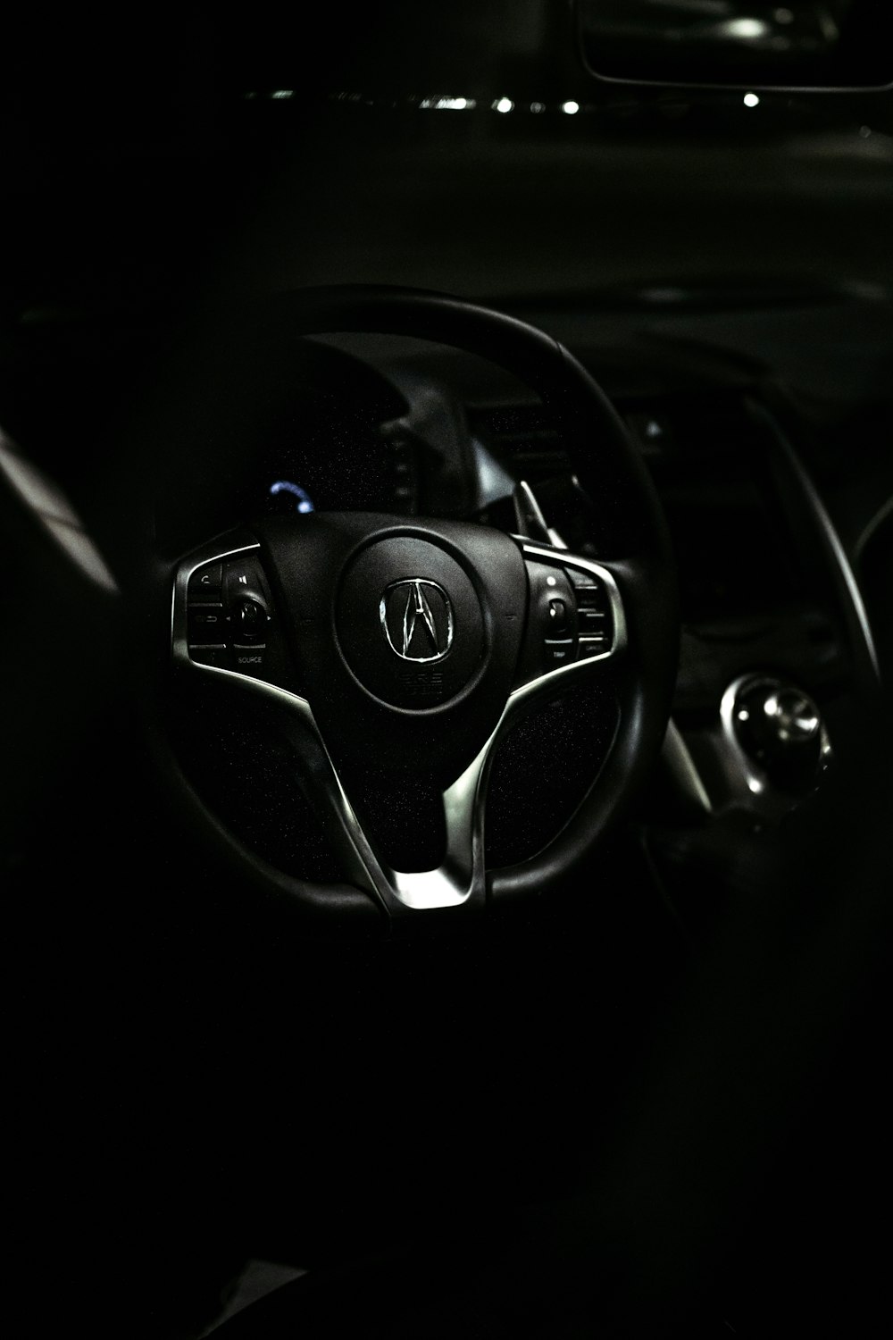 black mercedes benz steering wheel