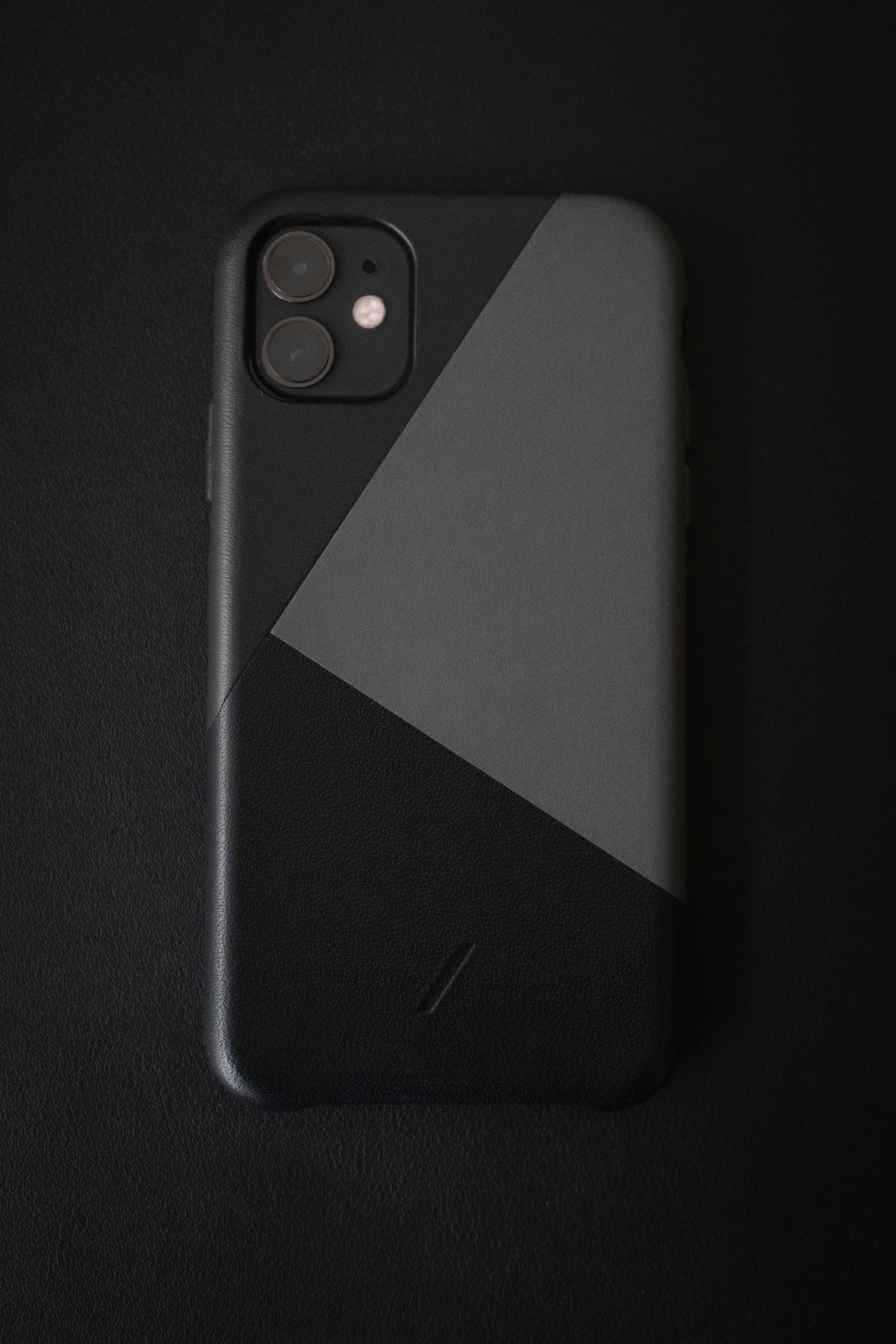 How to Generate elizabeth perkins nude with AI