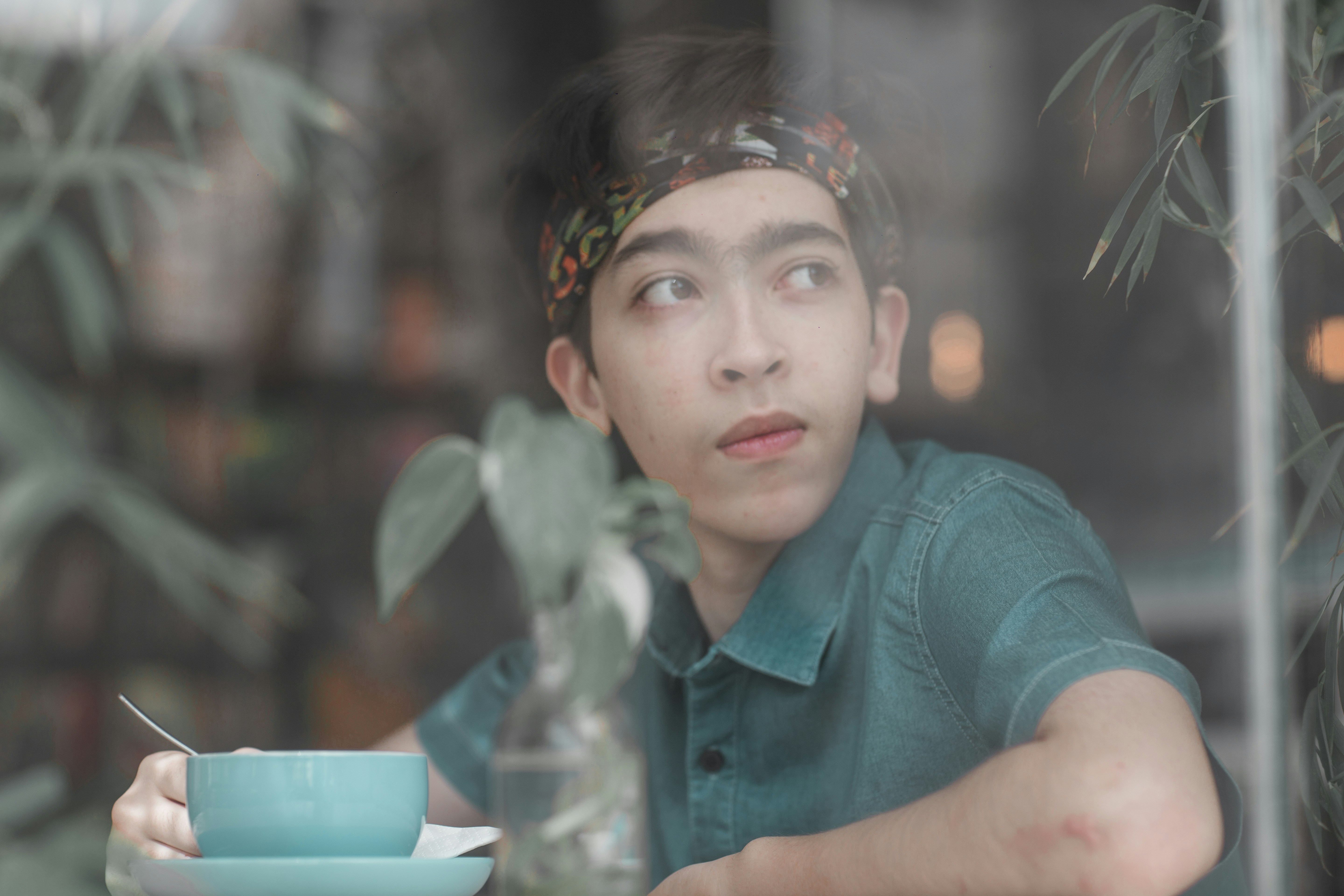 The Best Disposable Serveware for Easter Roasts and Dessert Tables