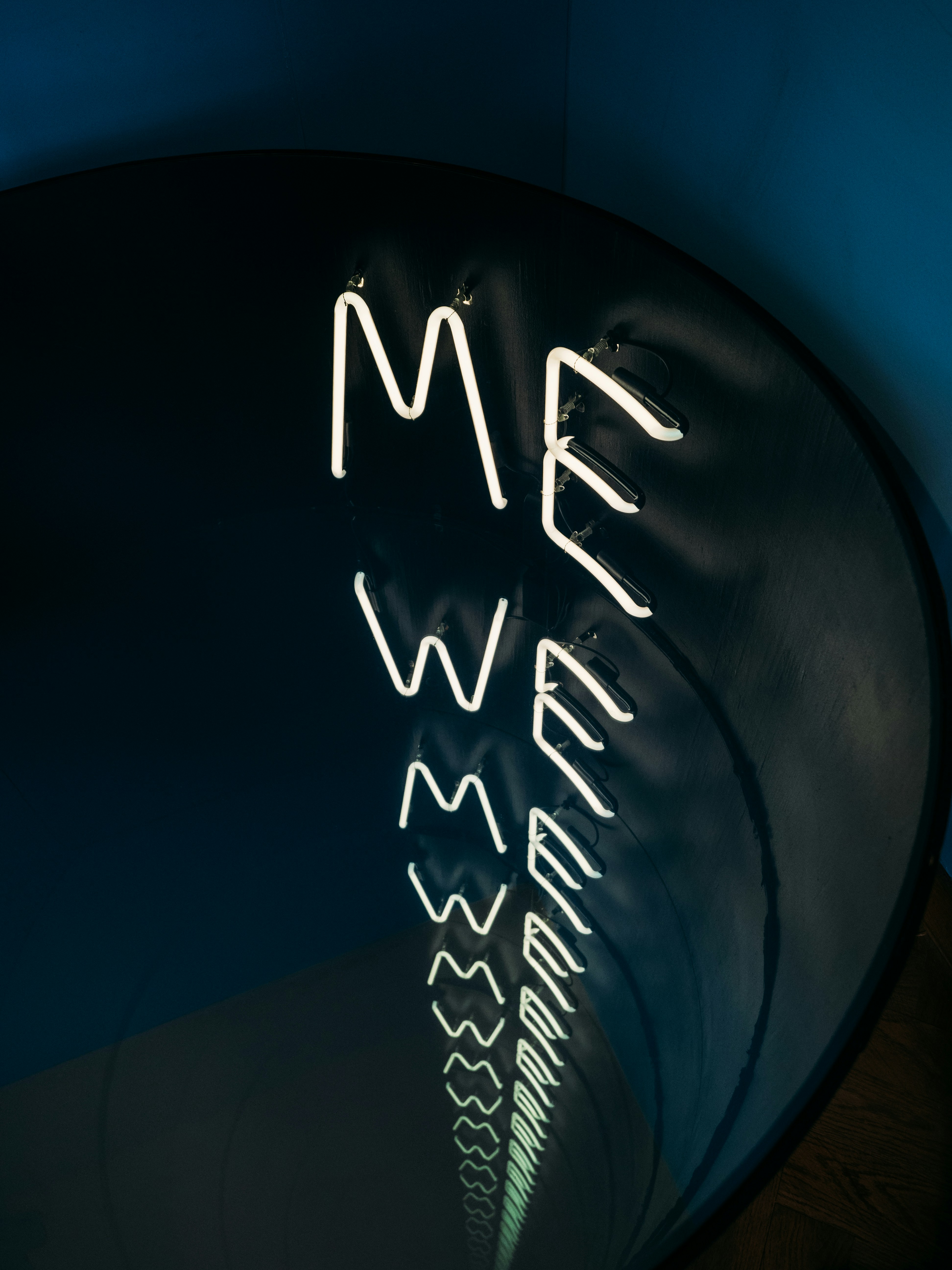 photo-1616793959465-34b21c240f60?ixid=M3wxMjA3fDB8MXxzZWFyY2h8Mnx8MXdpbiUyMG1lcmNsZXJ8ZW58MHx8fHwxNzYyNjU4ODI2fDA\u0026ixlib=rb-4.1.0