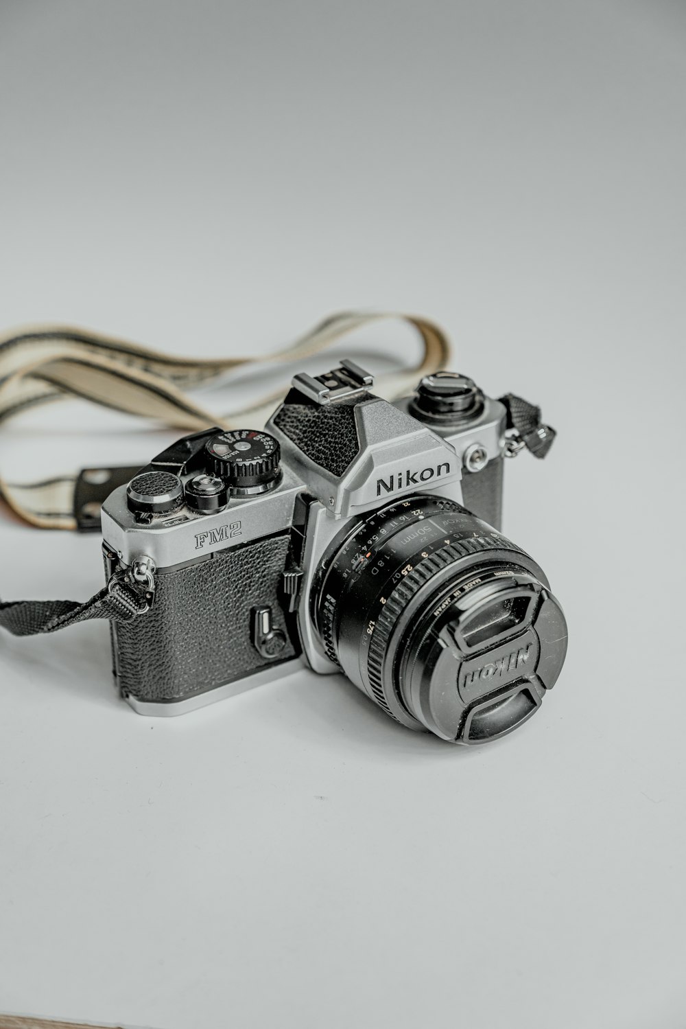 Fotocamera reflex digitale Nikon nera e argento