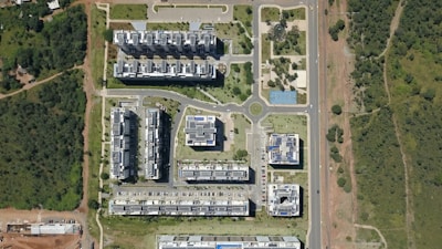 gray and black audio mixer