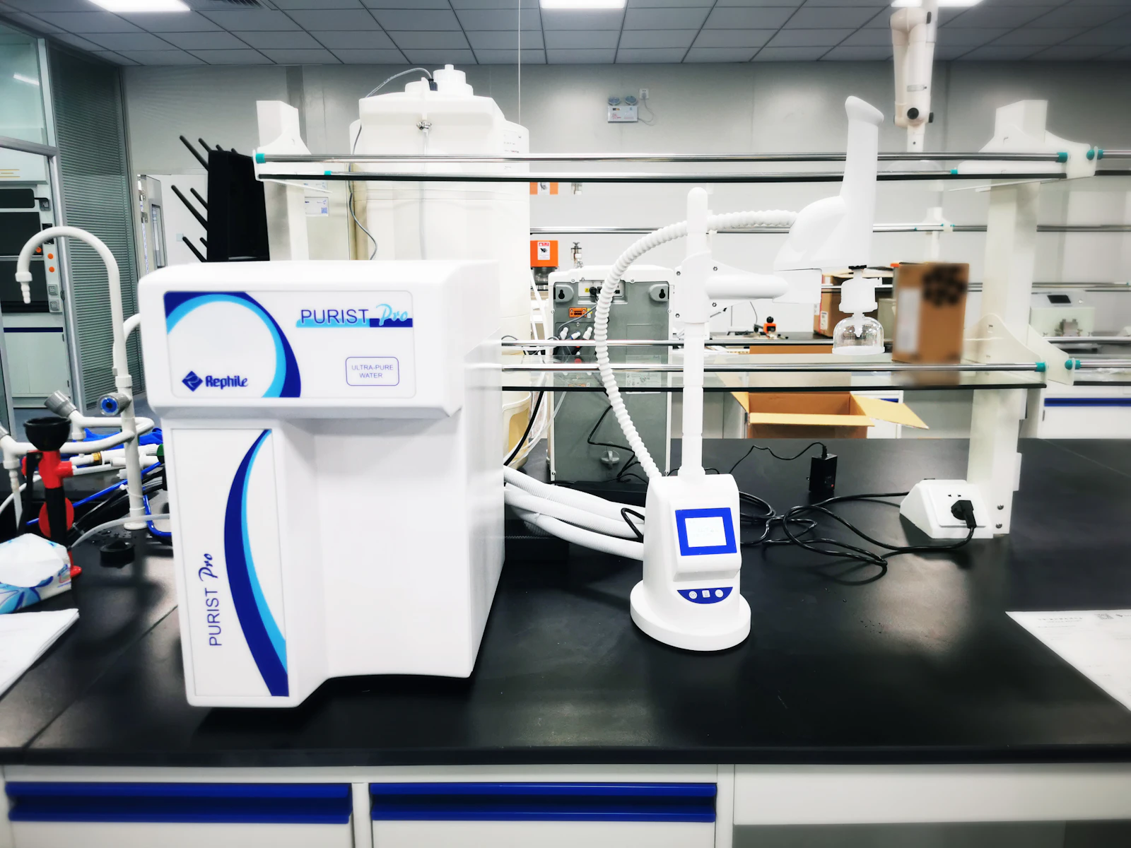 Medical & Diagnostic Laboratories
