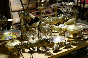 gold and silver elephant figurine