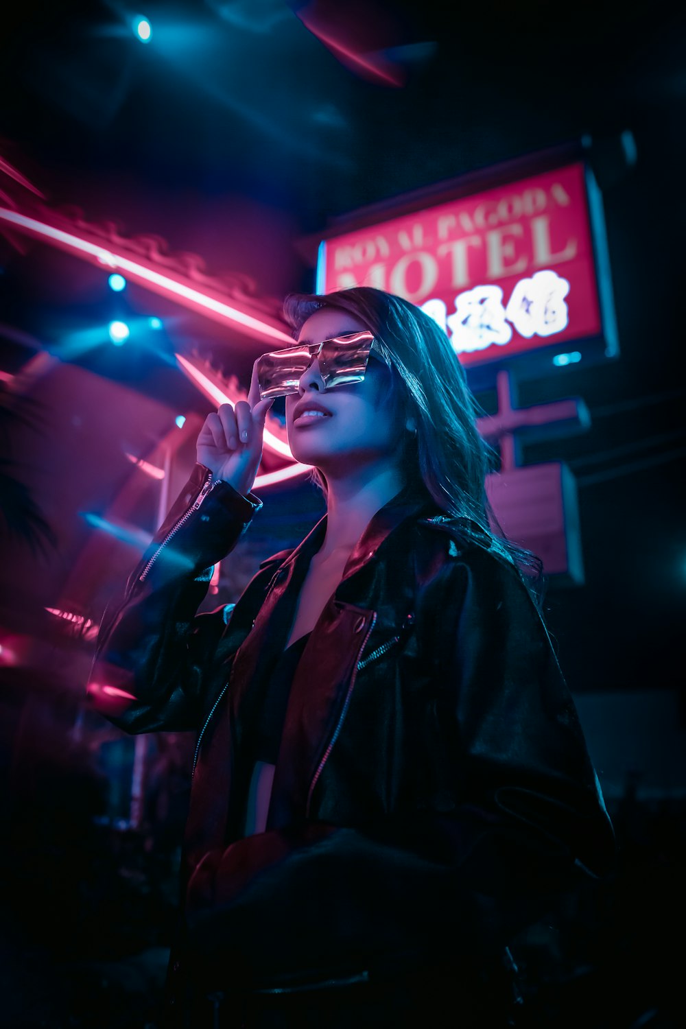 550+ Neon Girl Pictures | Download Free Images on Unsplash
