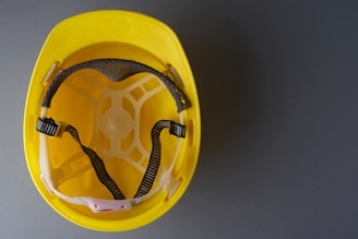 concrete cutting wear respirator using a vacum