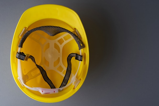 concrete cutting wear respirator using a vacum