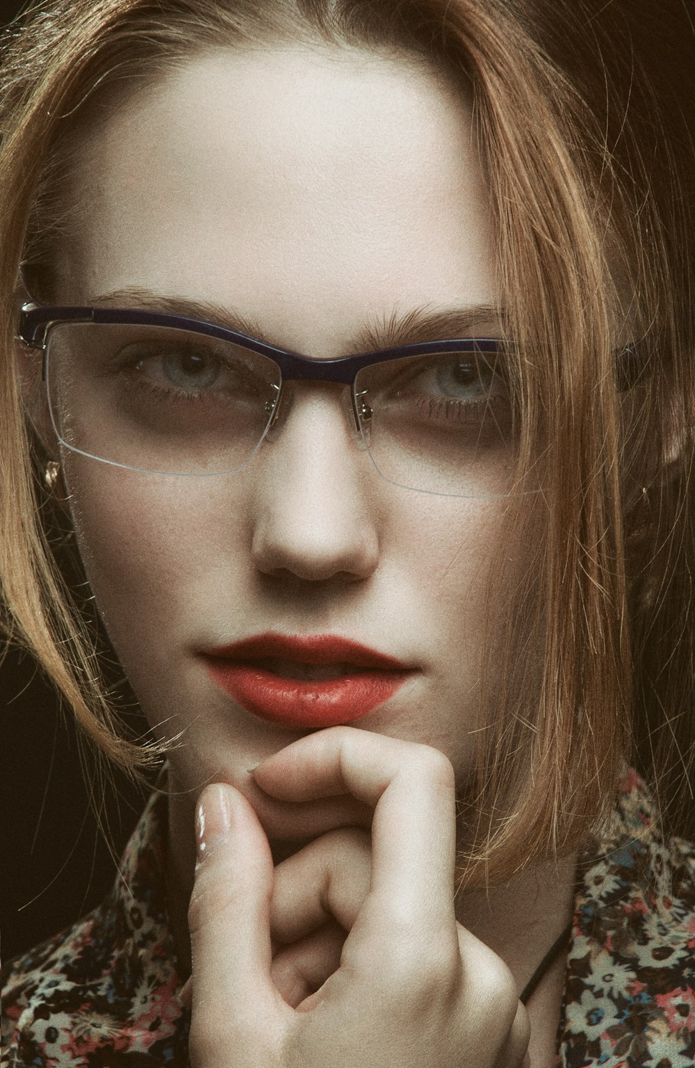 woman with red lipstick and blonde hair