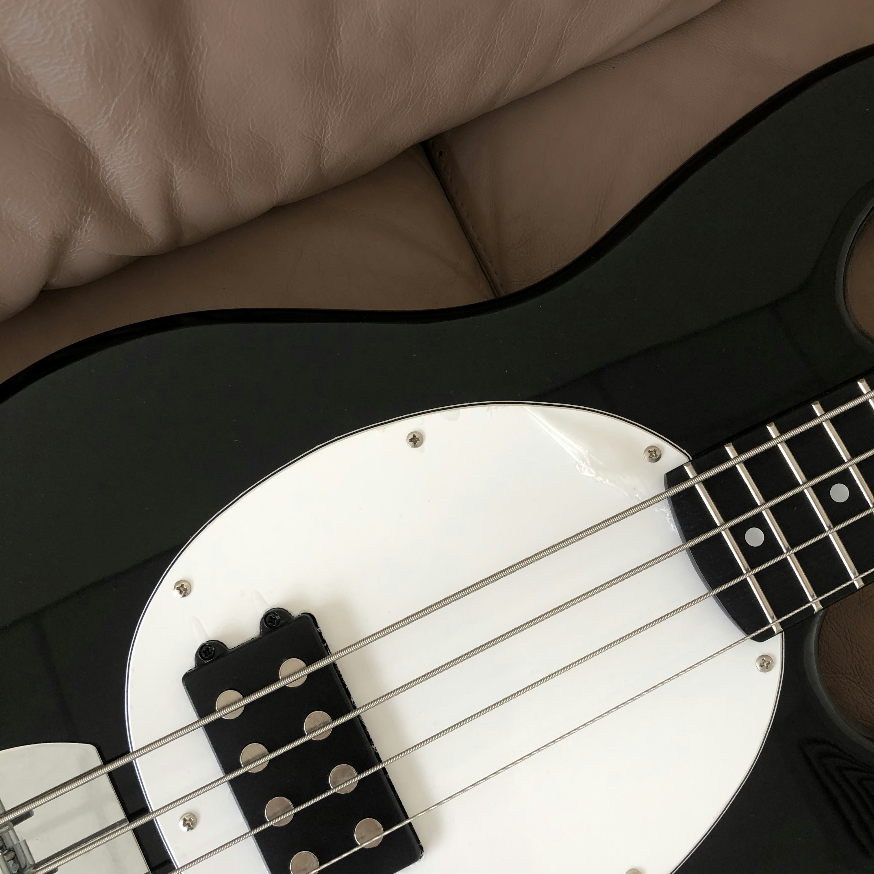 Legendary Guitar Auction