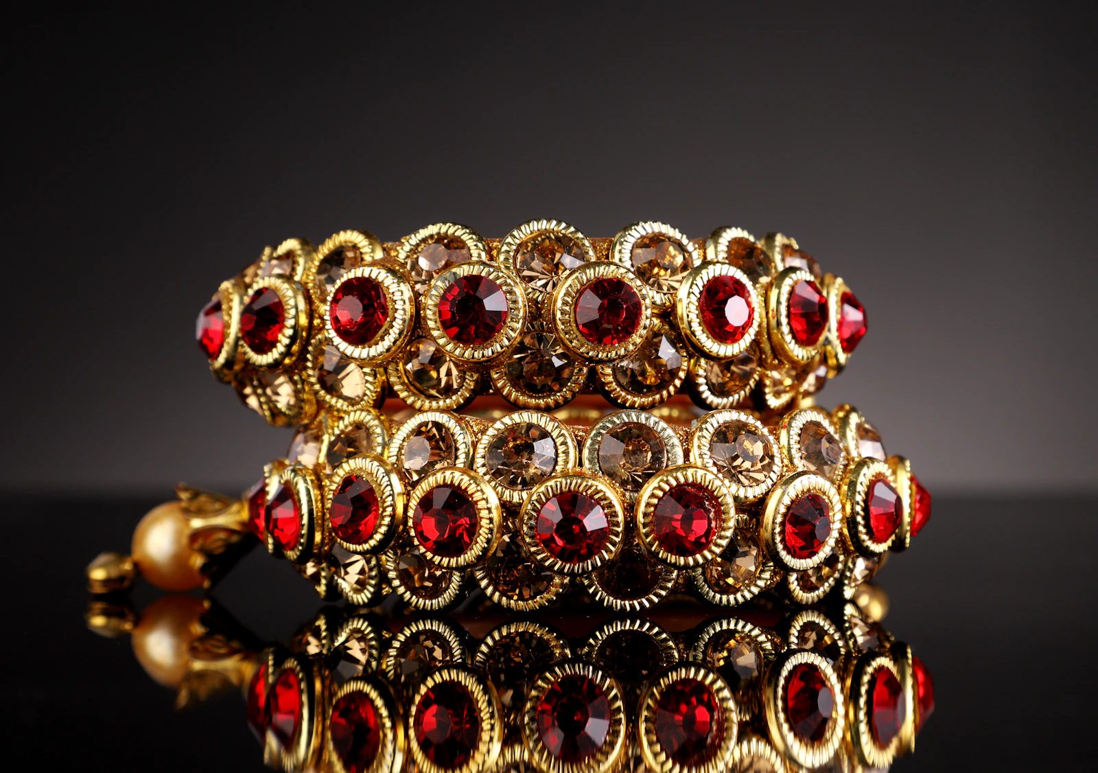 Lindqvist & Sorel Nordic Bangle in Yellow Gold