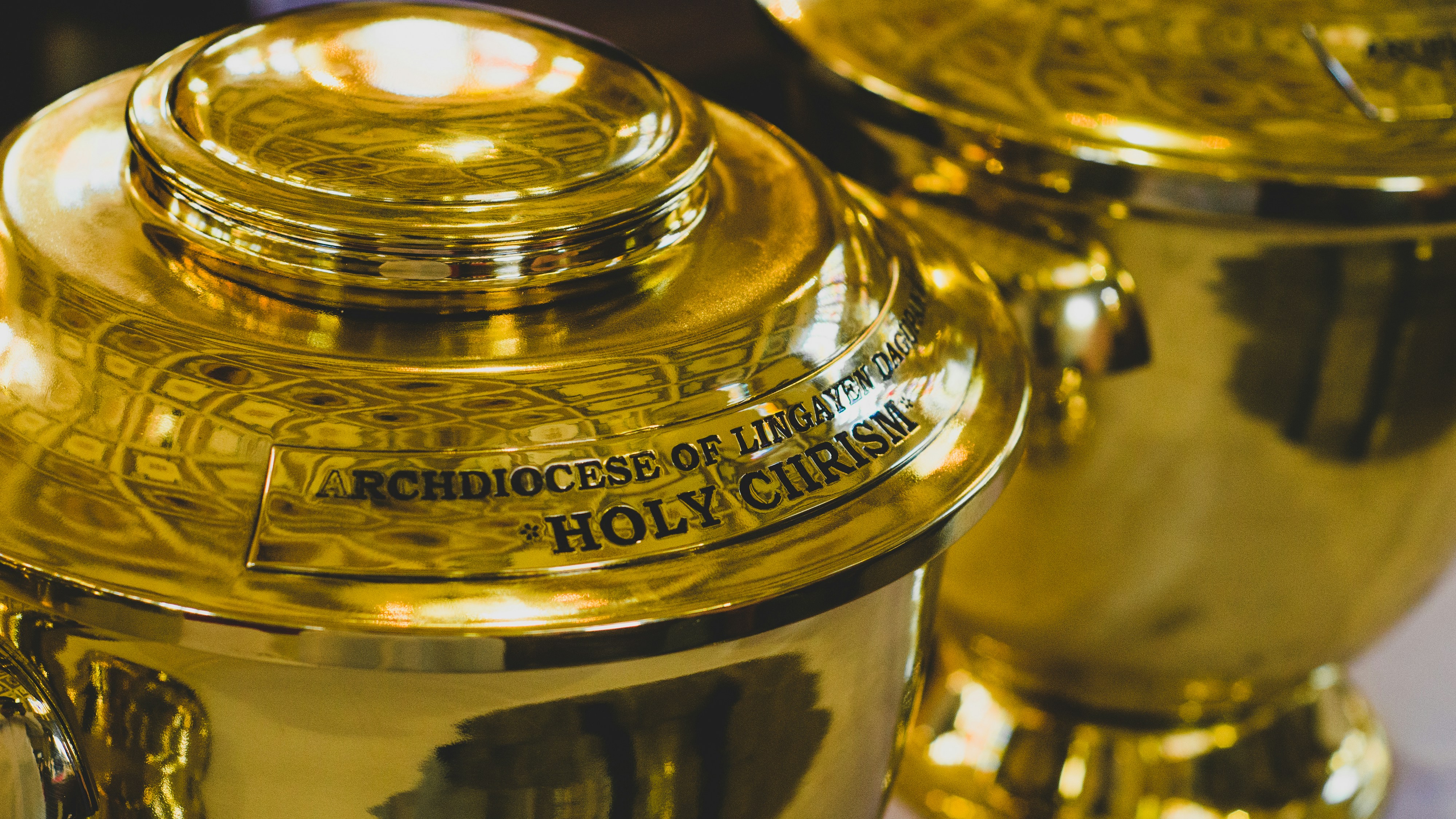 gold round container with lid