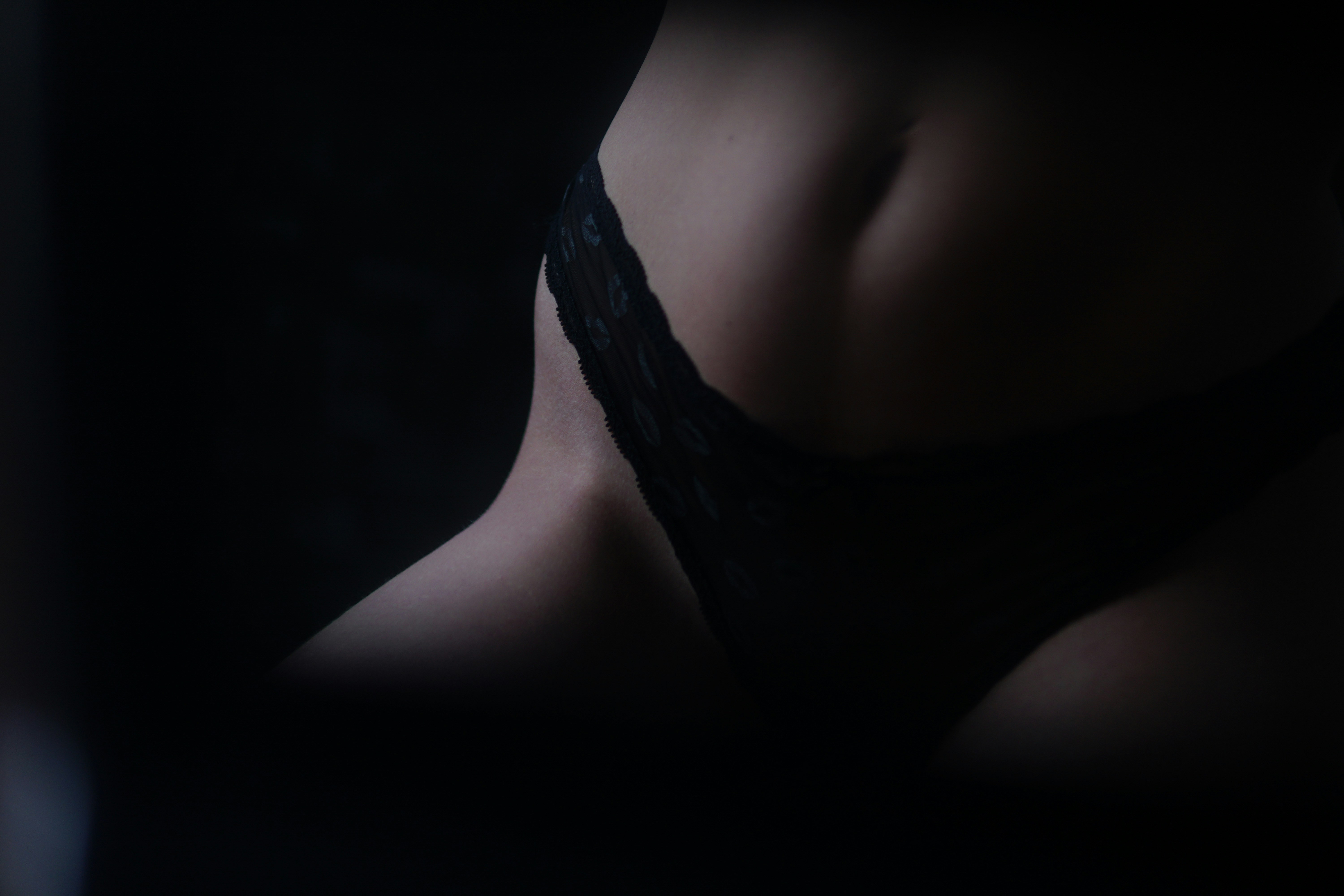 woman in black tank top