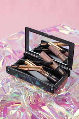 black and brown makeup brush set in box