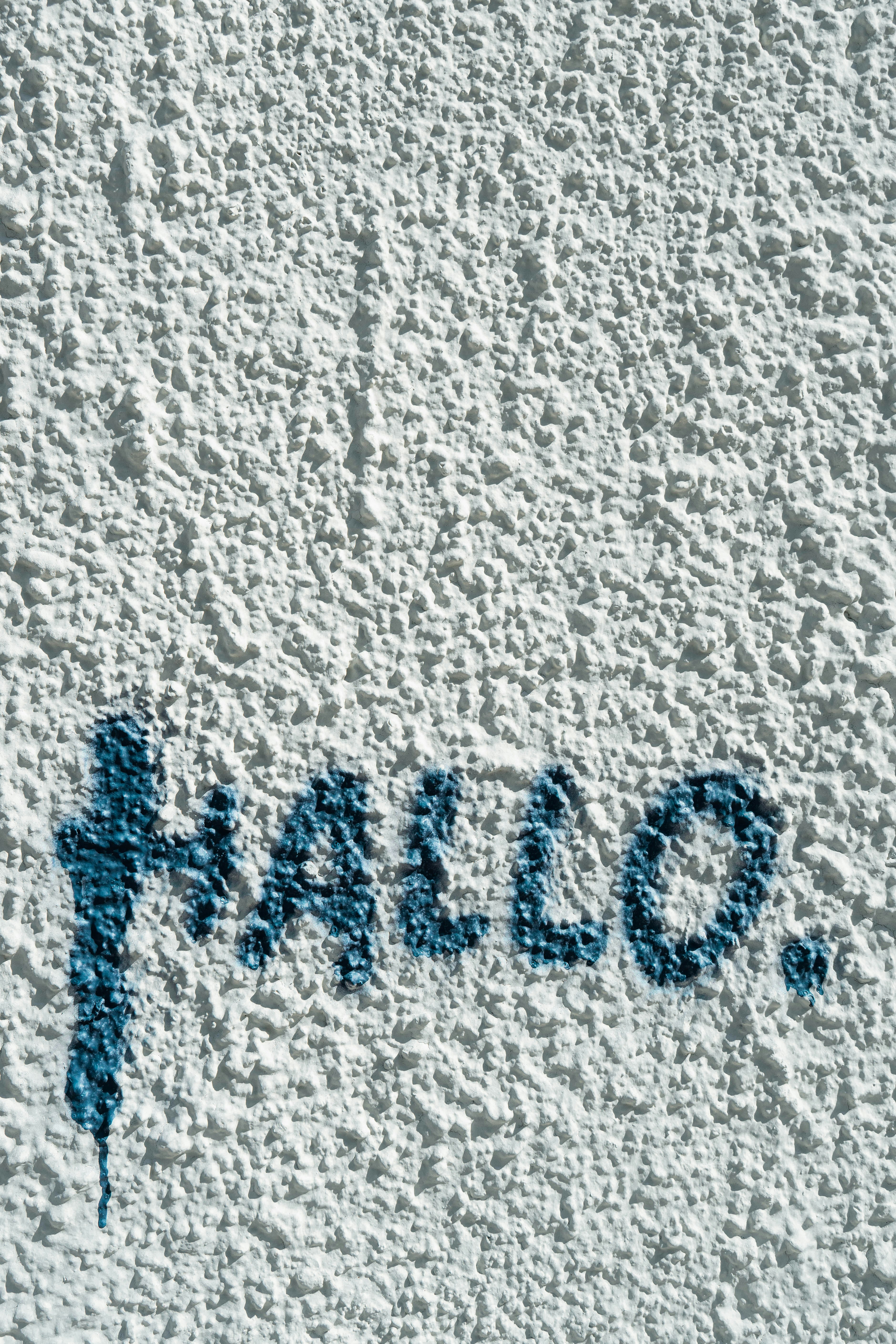 The wall says hello