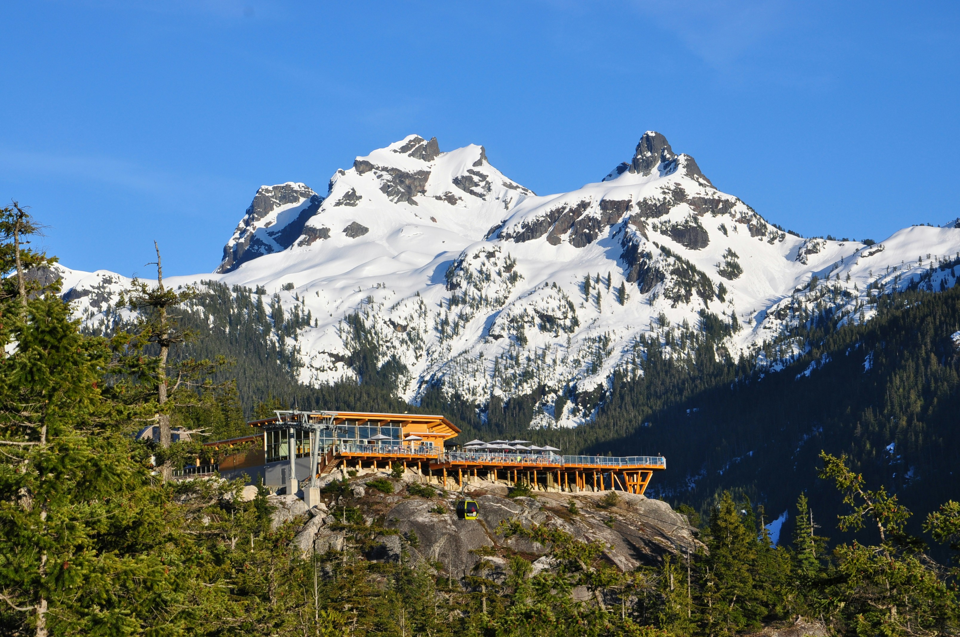 Sea to sky resort with snow mountains