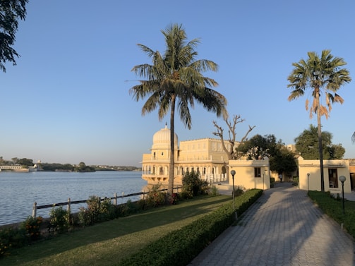 A serene view of Oberoi Udaivilas, Udaipur.