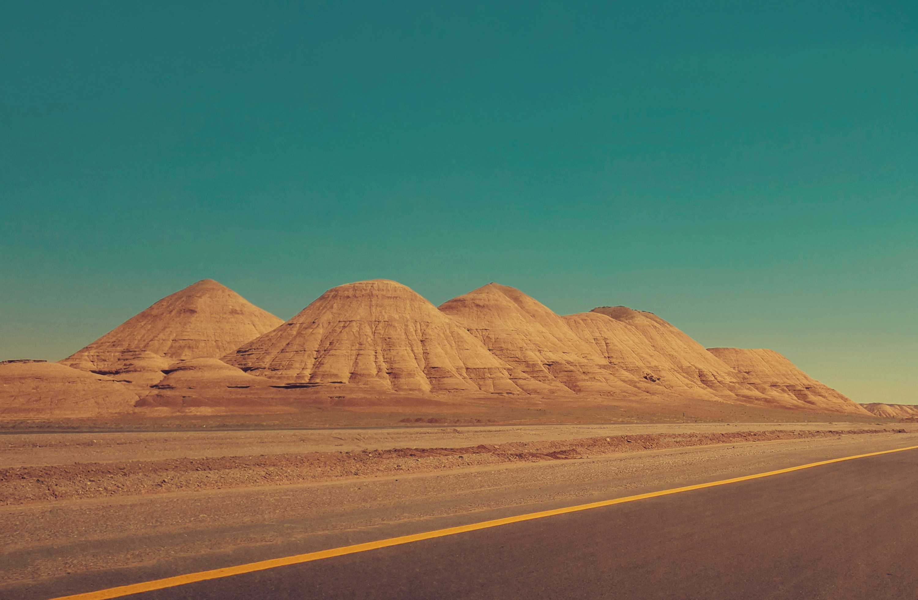 Photo by hasanalmasi