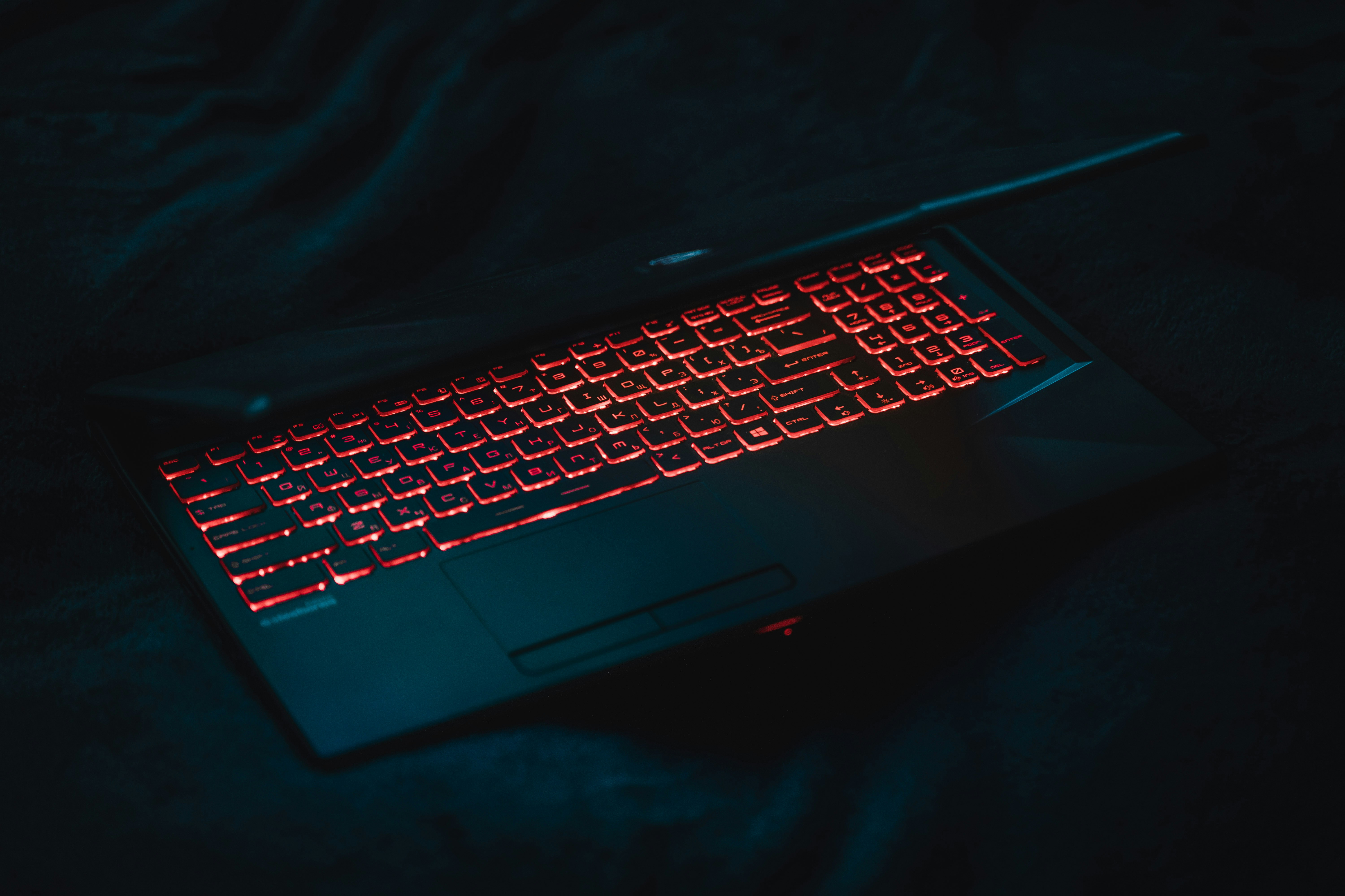 MSI B650 Gaming Plus WIFI, Scheda madre ATX Socket AM5, DDR5 Memory Boost 6400+MHz/OC, 2 PCIe 4.0 x16, 2 M.2 Gen4, Wi-Fi 6E, ATX