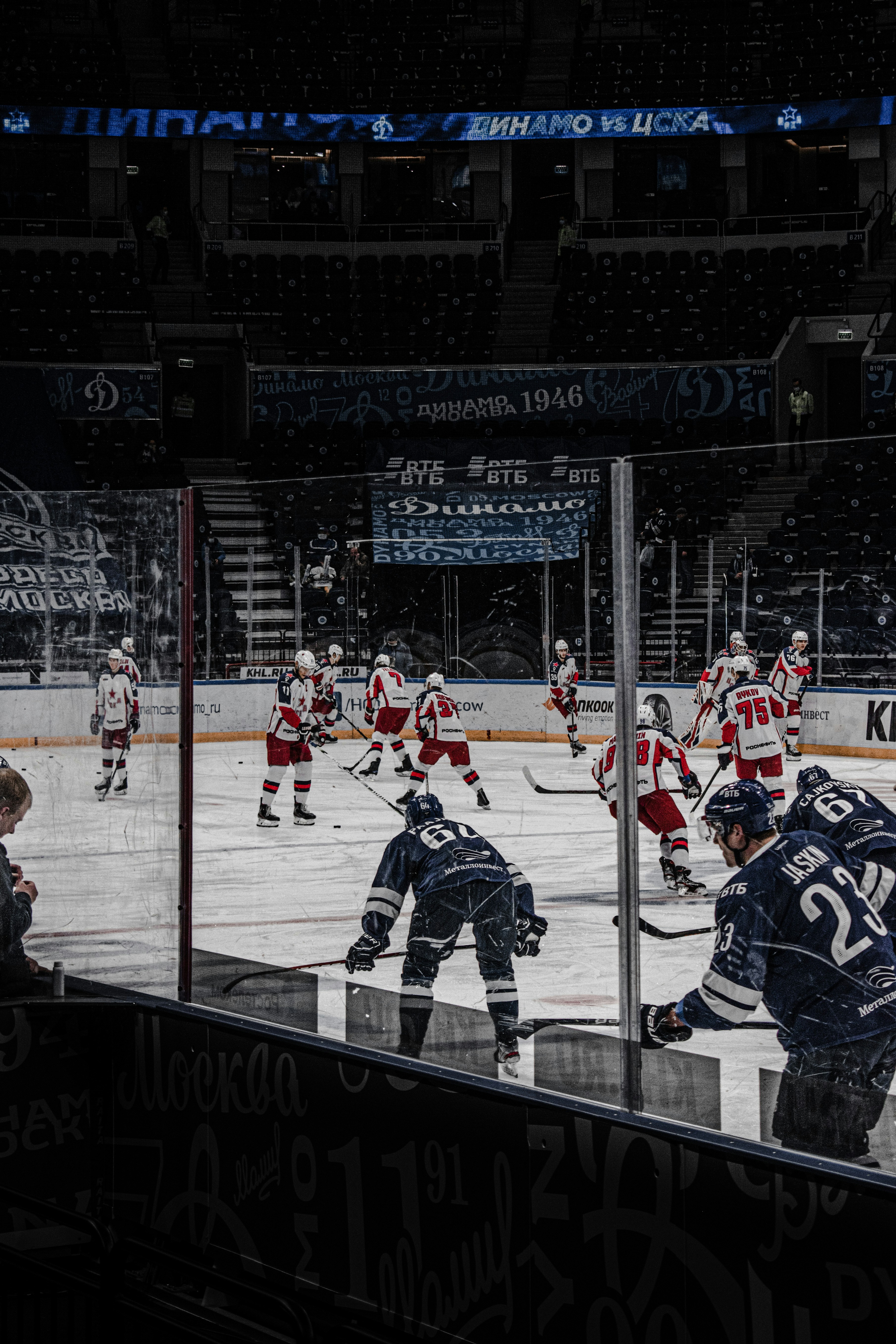 アイス ホッケー フィールドのアイス ホッケー選手の写真 Unsplashで見つけるアイスホッケーの無料写真