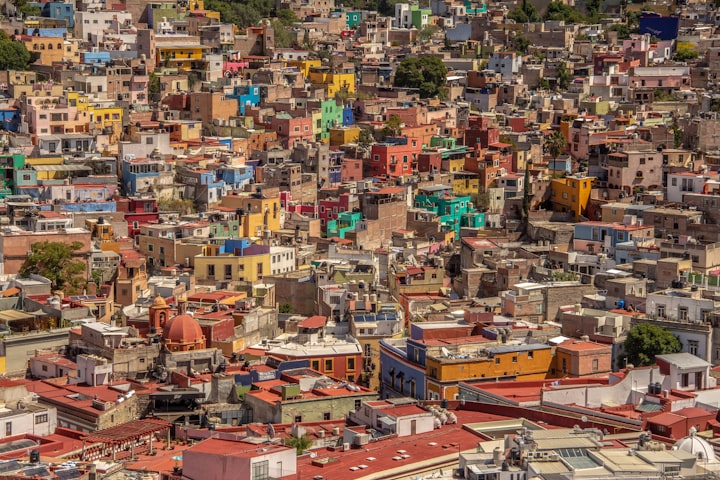 Colourful buildings of houses, Guanajuato, Guanajuato, Mexico, Photo by Kyle Petzer / Unsplash