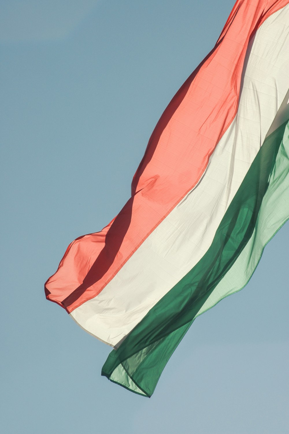 red white and green striped flag