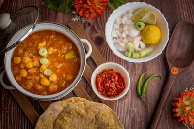 Chotpoti — spiced chickpea street bowl