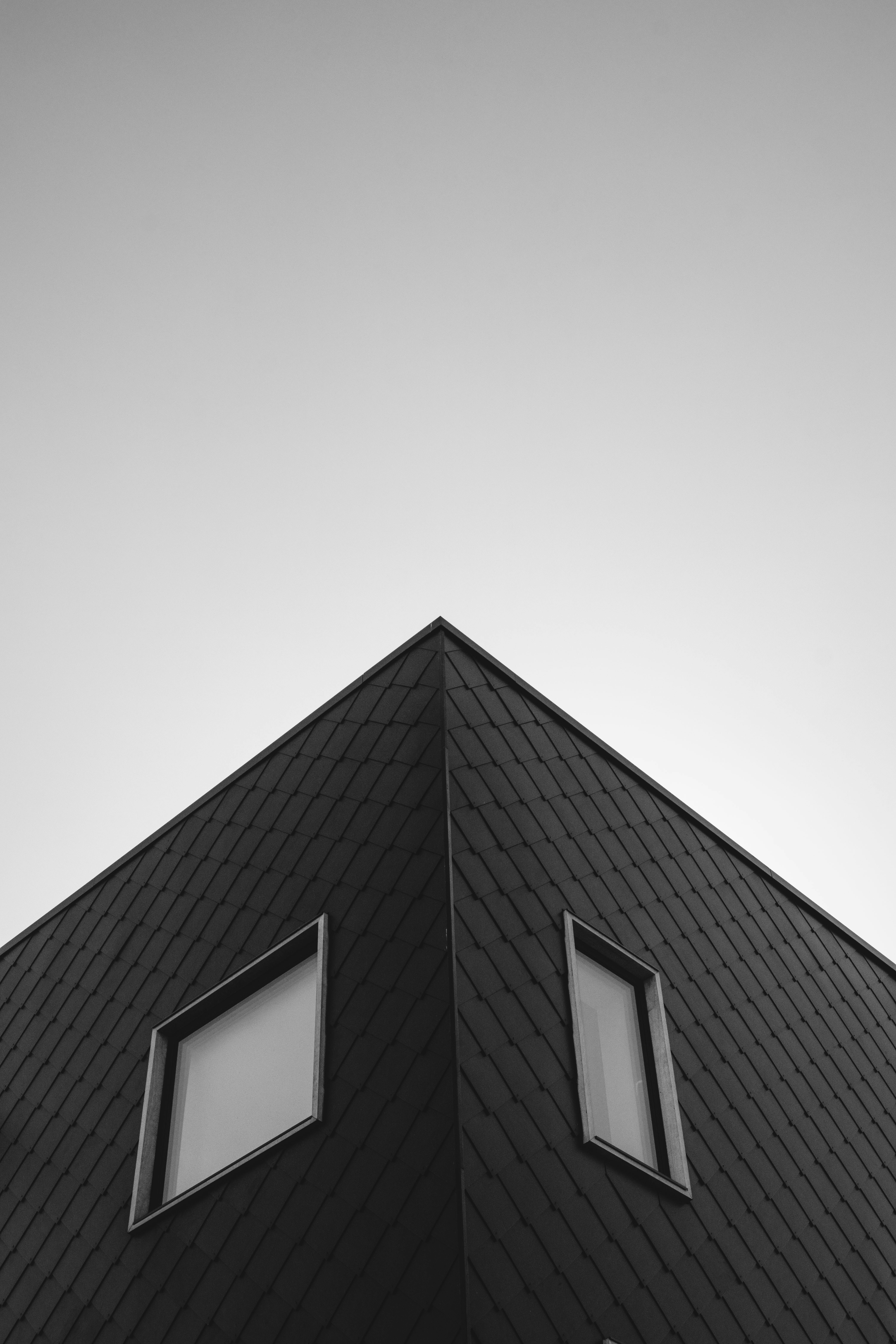 black and white bed linen