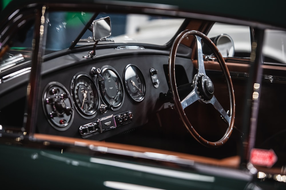 black and brown steering wheel