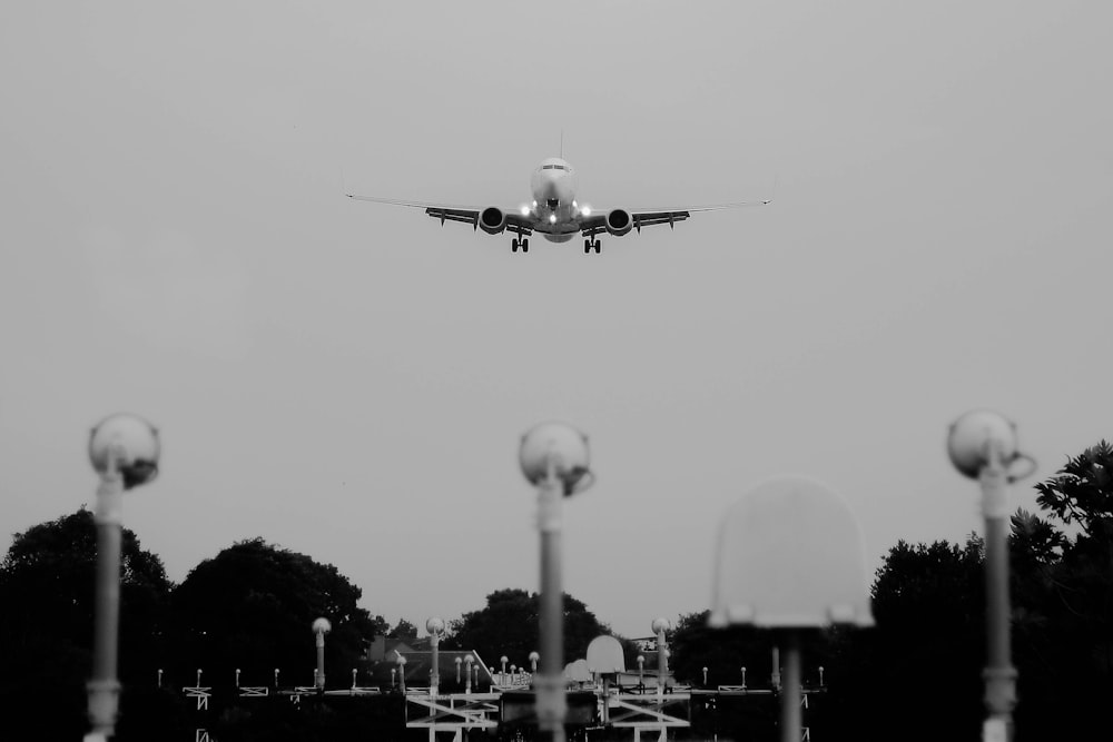 airplane in the sky during daytime