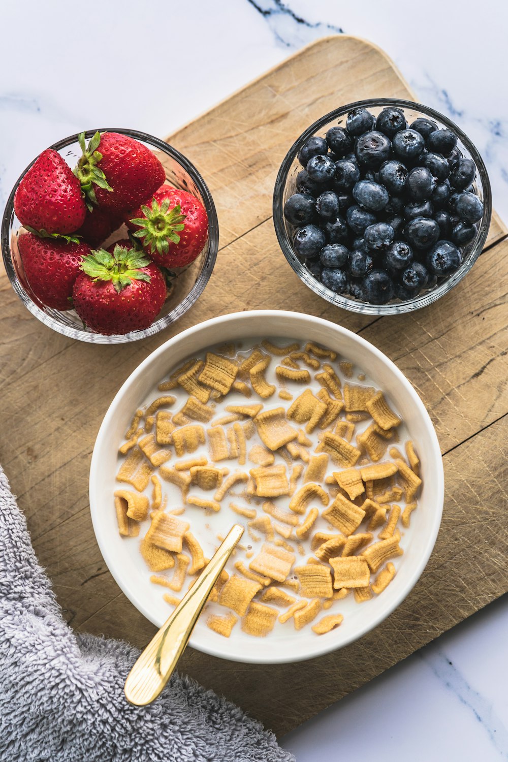 sliced cheese on white ceramic bowl