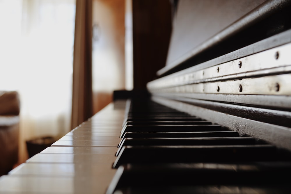 black and white piano keys