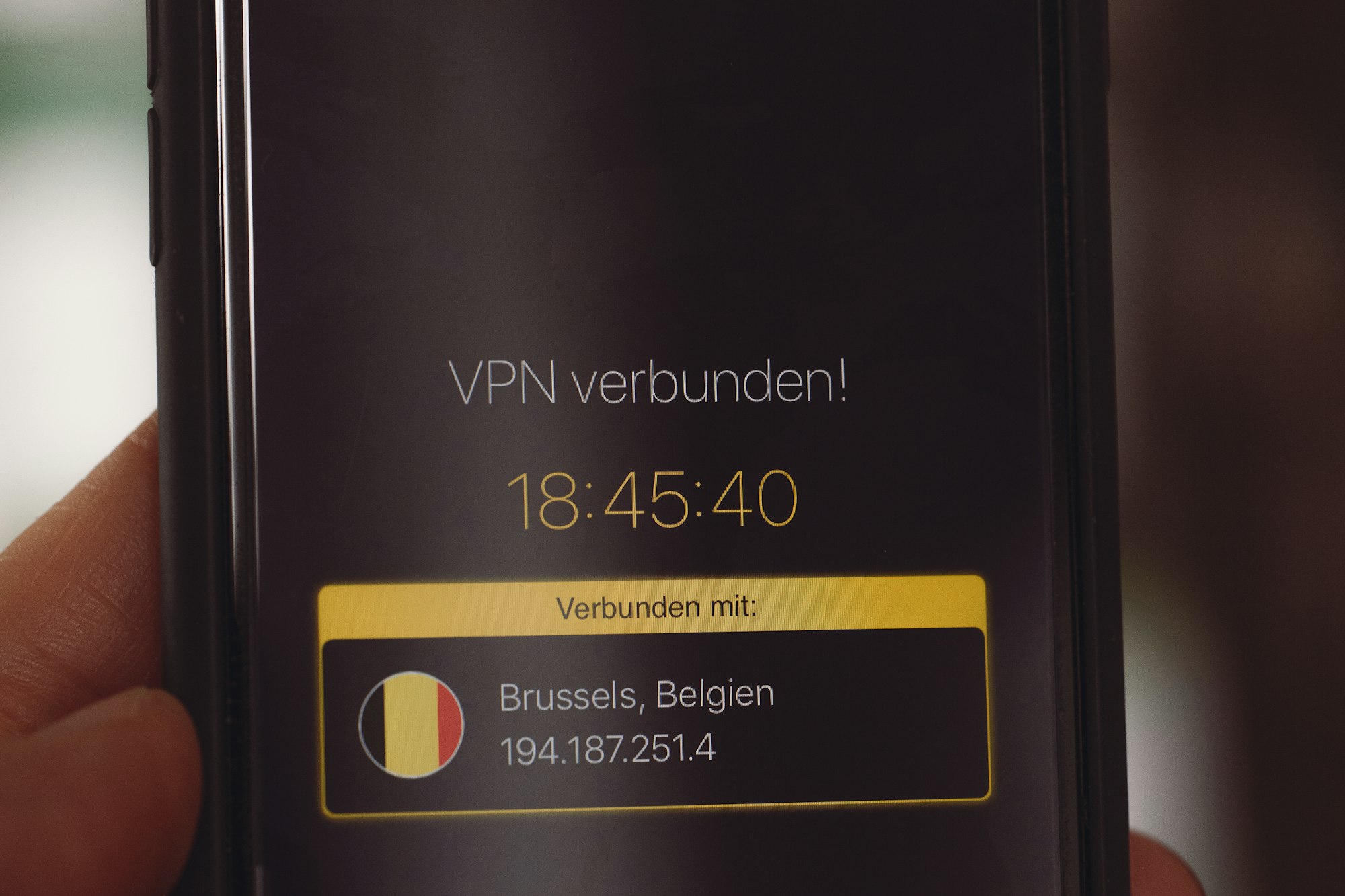 mobile device VPN secure communication app