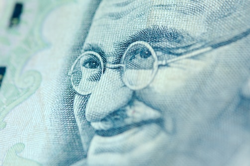 A graphic illustrating the concept of monetary sovereignty.