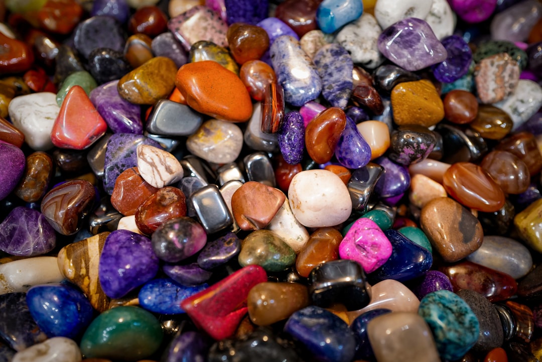 天然石和人造石英石有什麼不同?