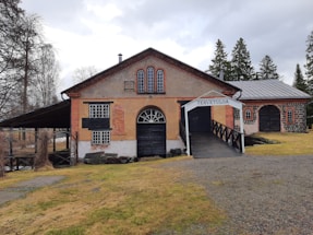 A welcoming image of the Kirimäe village community center.