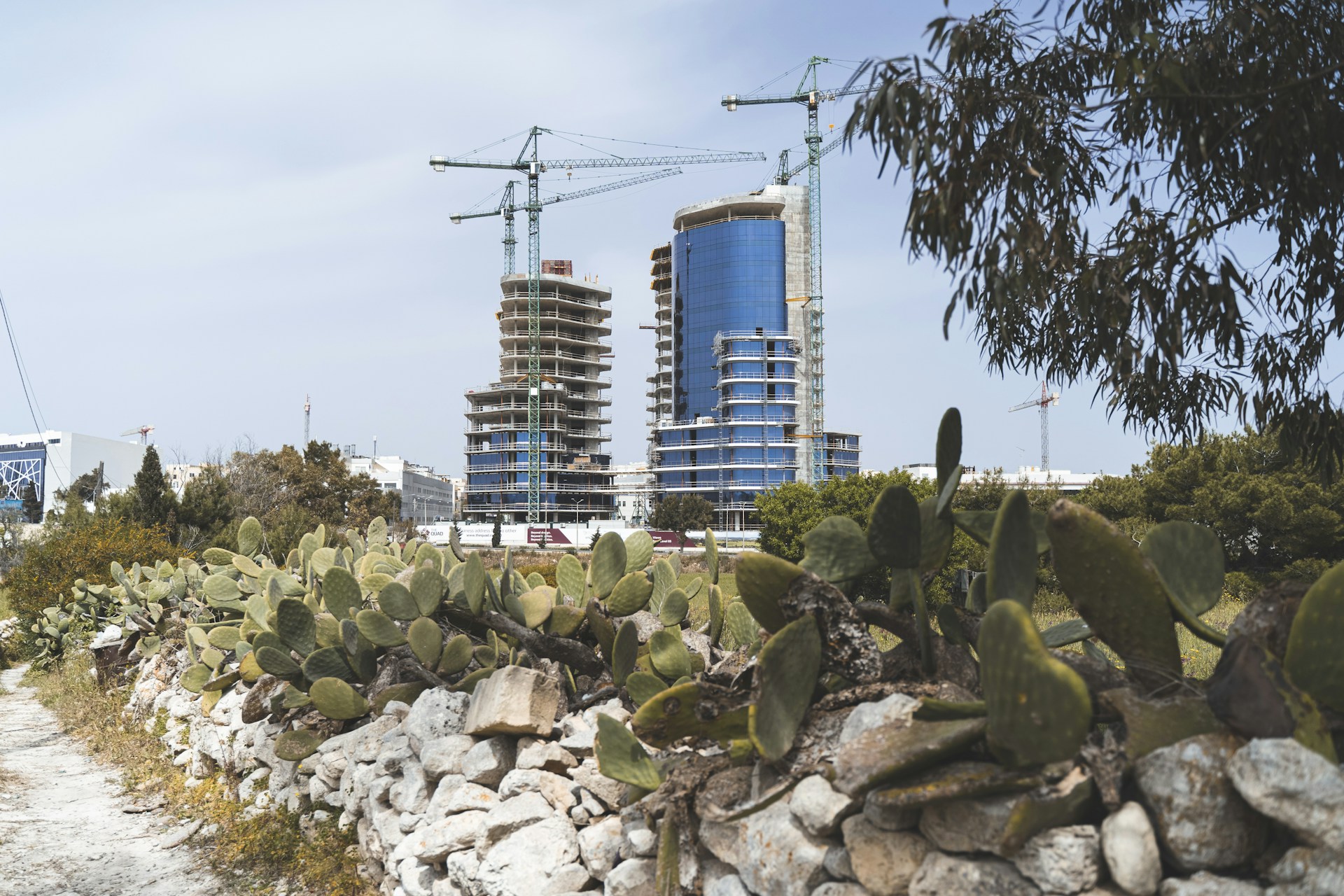 black and brown leather padded tub sofa