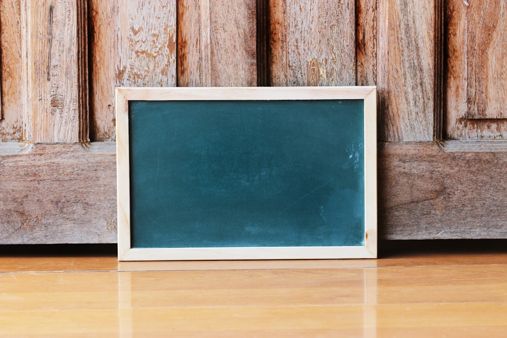 blank chalkboard-horizontal 