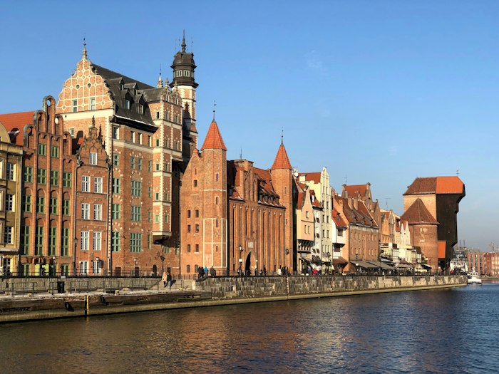 Importing from India to Poland