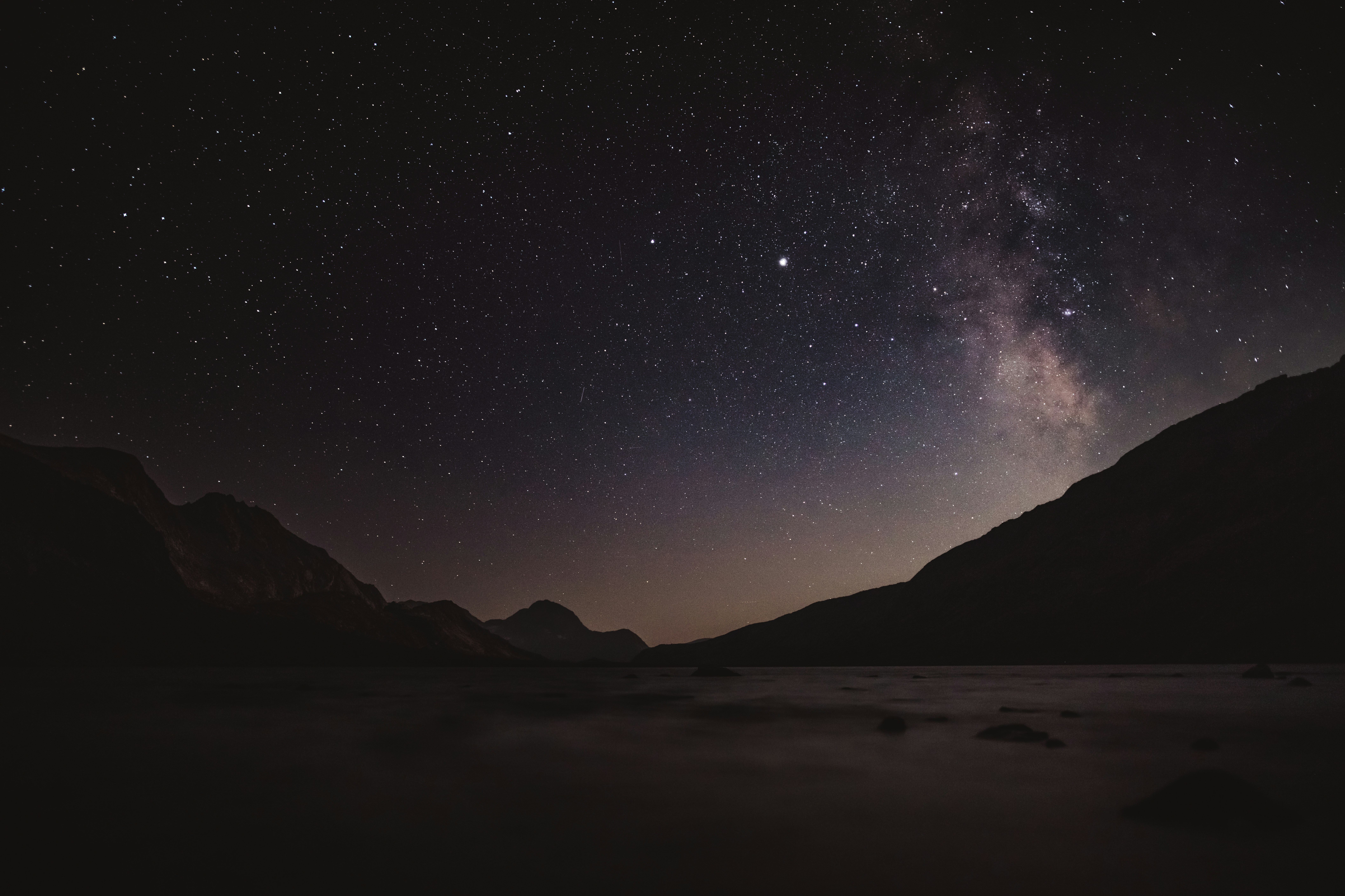 Photo by worldsbetweenlines