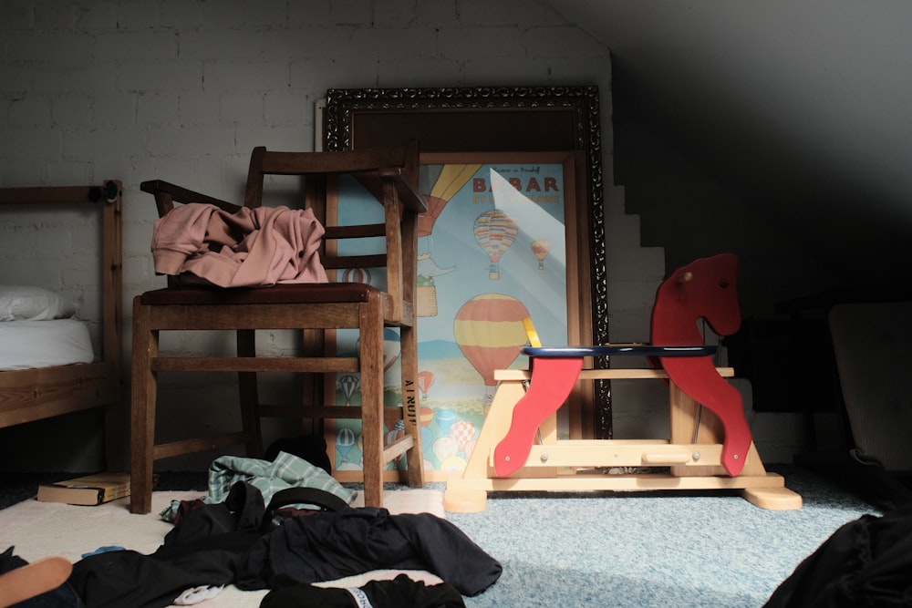 pink and brown wooden bunk bed