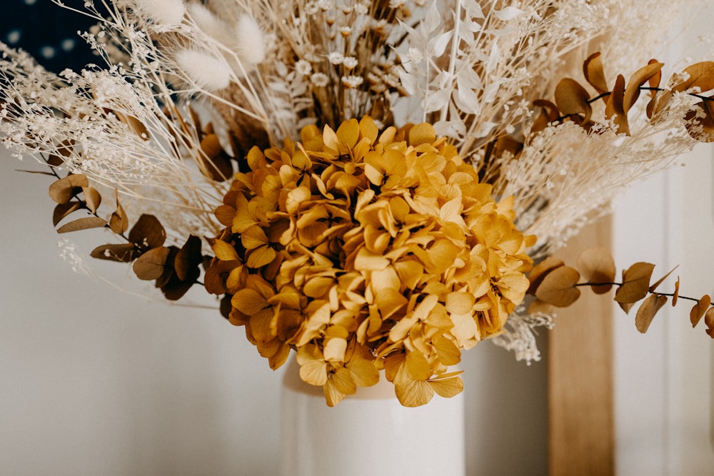 yellow and white flower bouquet