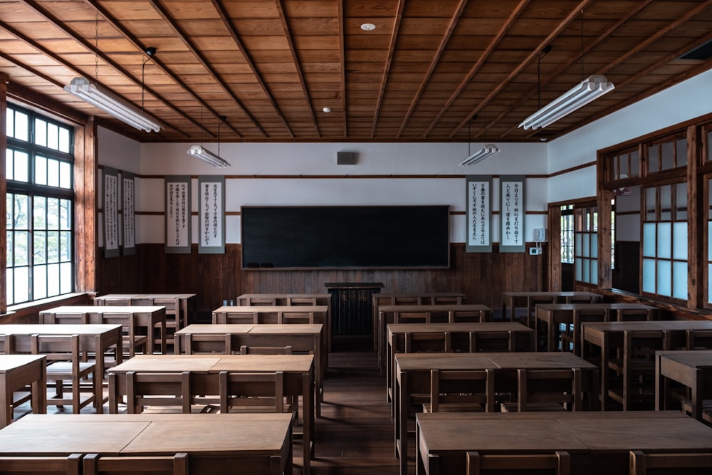 100+ Classroom Pictures  Download Free Images on Unsplash