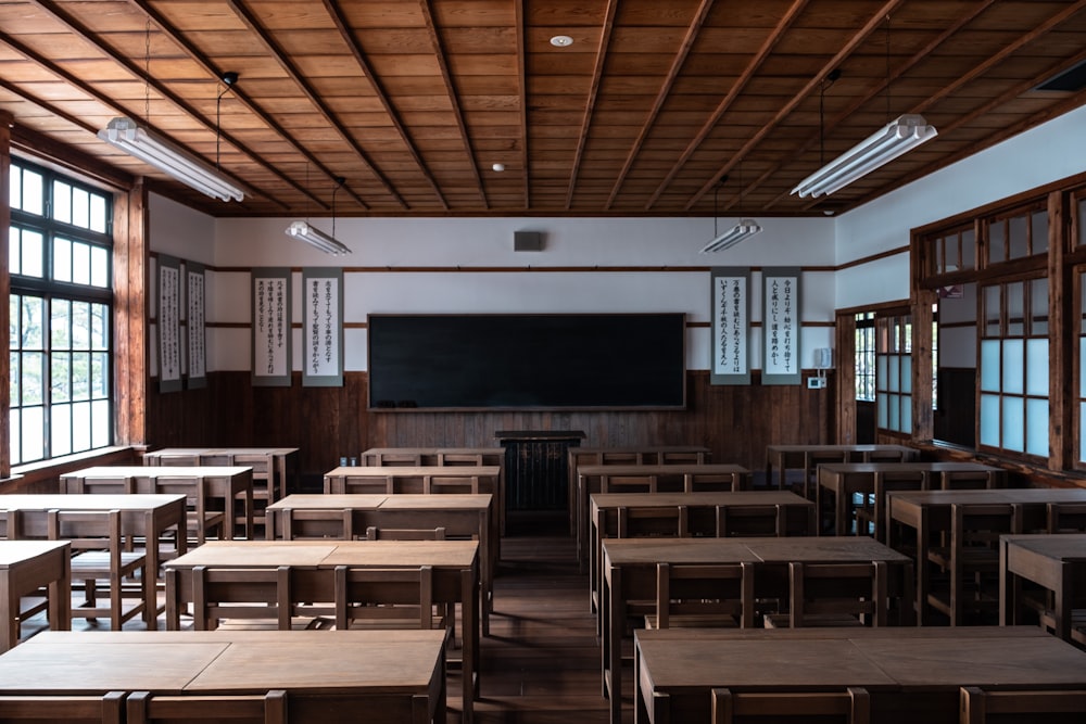 30k+ Empty Classroom Pictures | Download Free Images on Unsplash