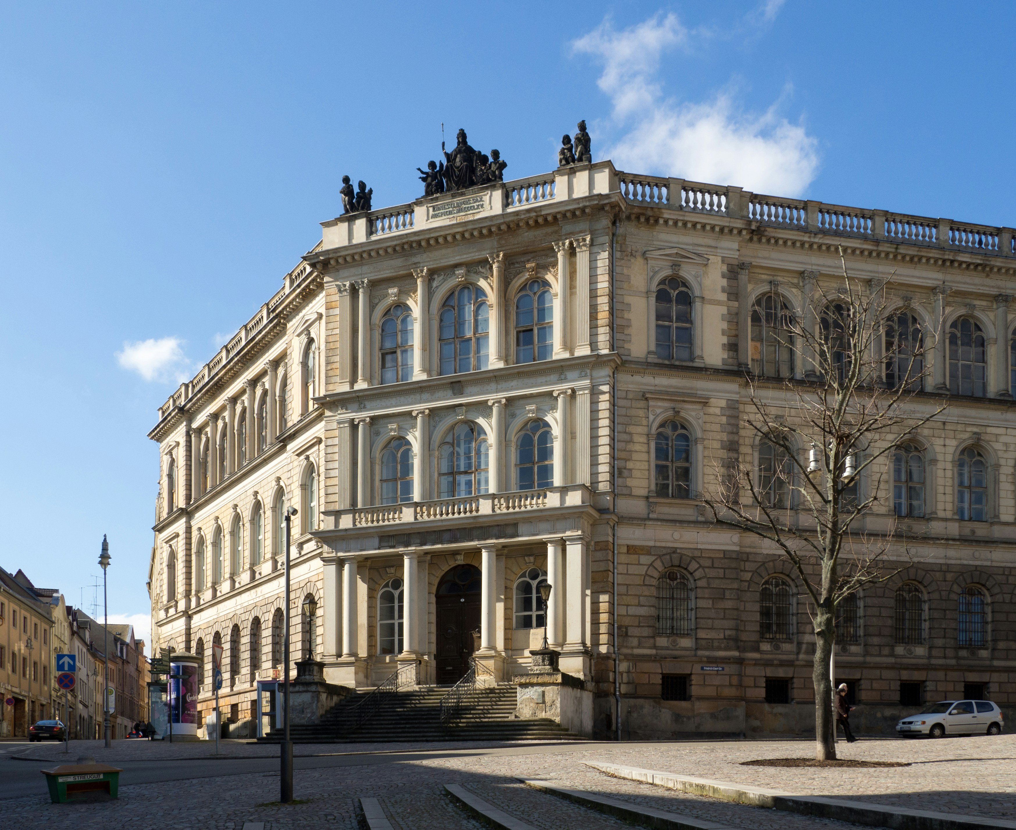 Photo by wimvanteinde