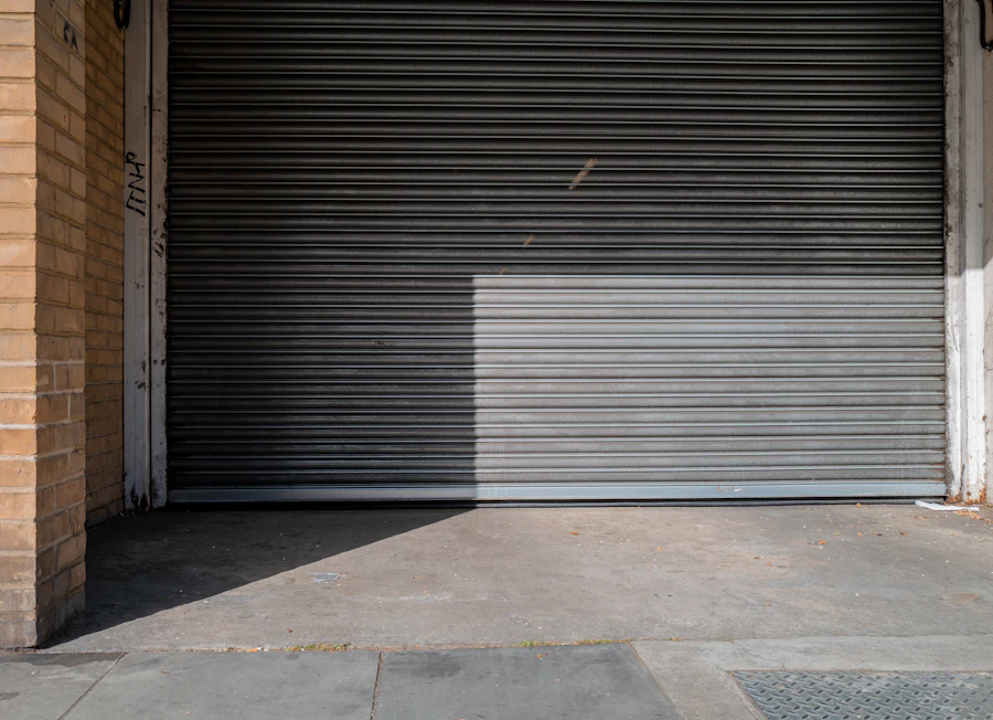 Commercial and agricultural doors