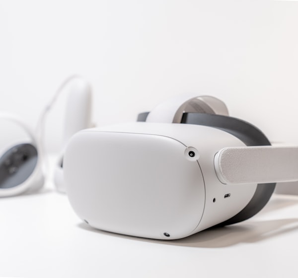 white and black oculus quest 2