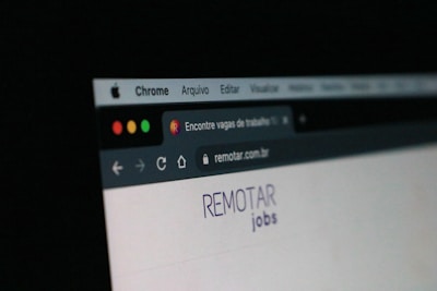 A computer screen displays a web browser with several tabs open. The browser window shows the website 'remotar.com.br', focusing on job opportunities. The interface includes standard browser elements like back and forward arrows, a refresh button, and navigation tabs.